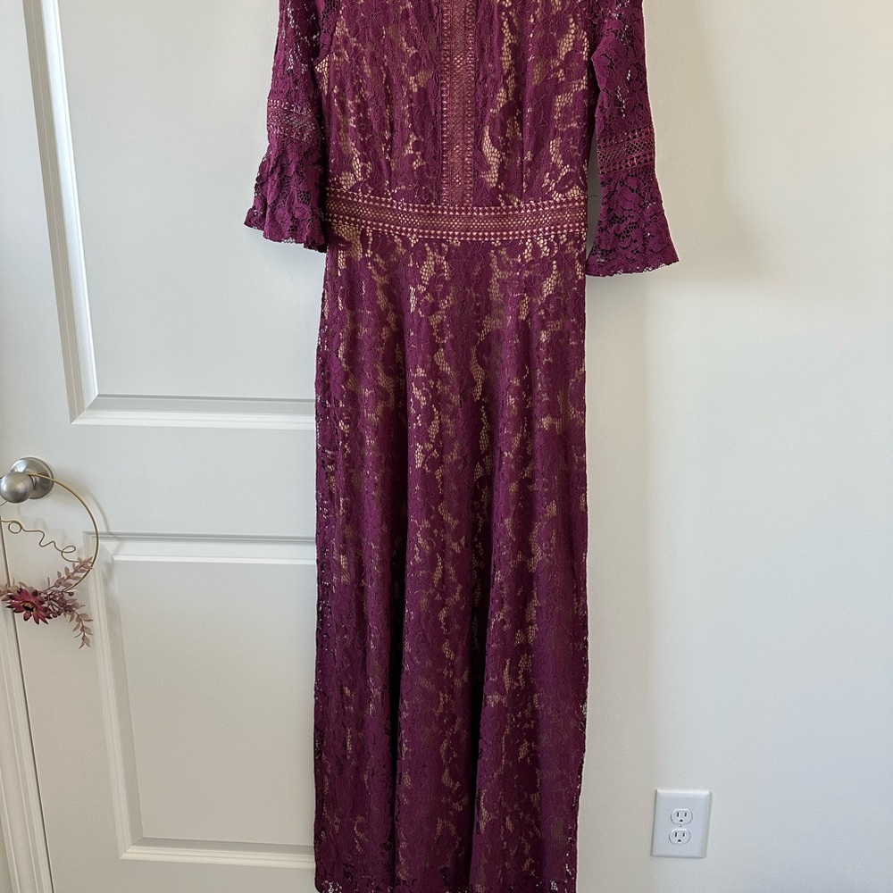 Chic Lace Maxi Dress in Deep Purple